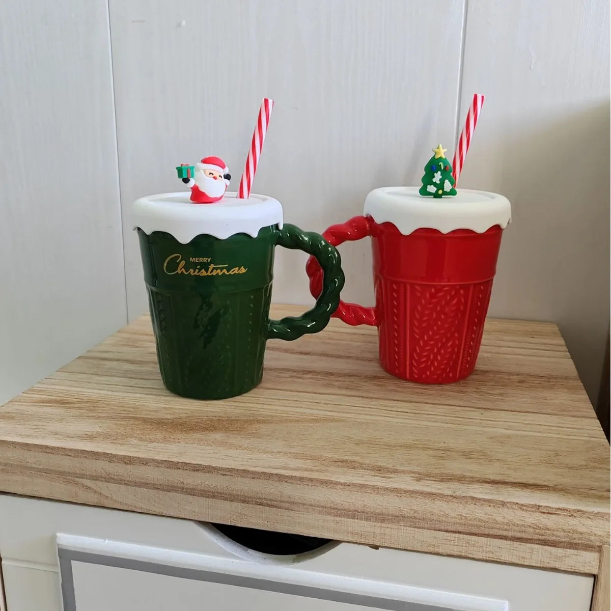 CHRISTMAS MUGS WITH LID